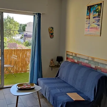 Joli Studio Agreable, Au Calme... *